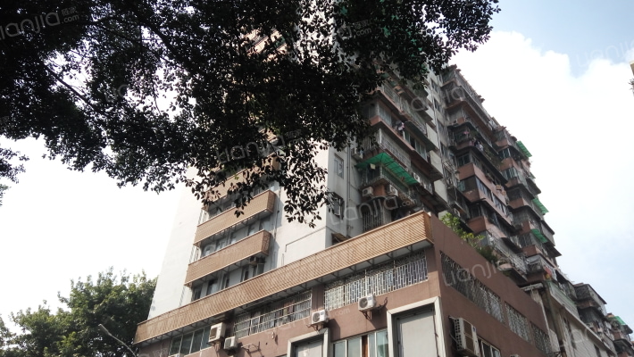 伟超置业大厦外景图