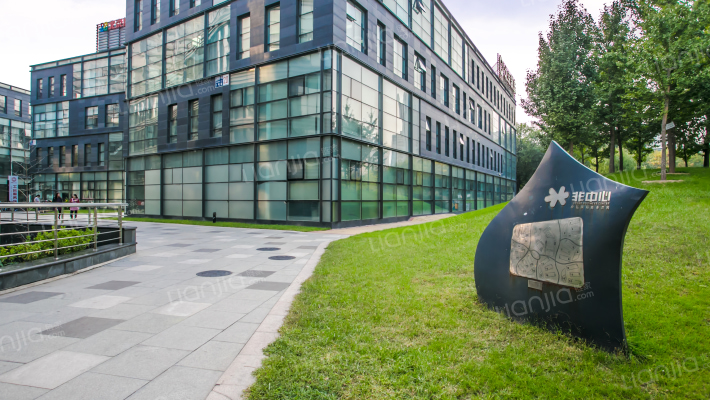 中弘国际商务花园外景图