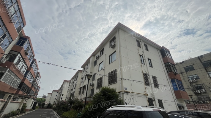 亚新公寓外景图