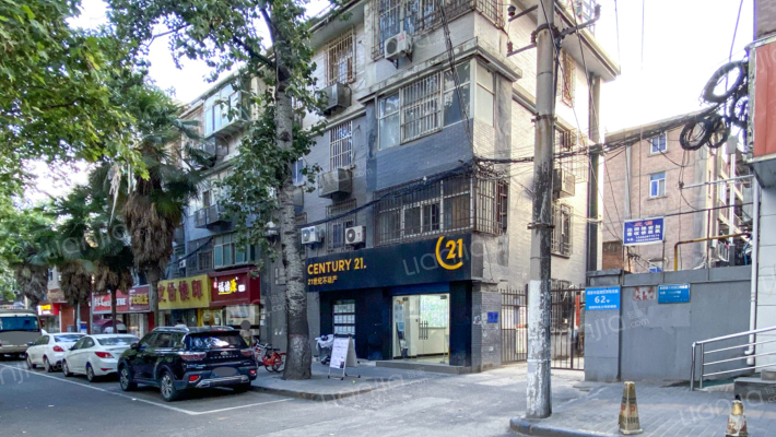 建材家属院外景图