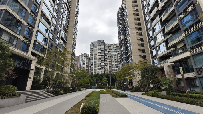 南山御峯外景图