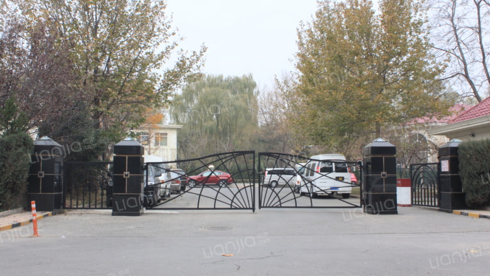 银湖别墅外景图