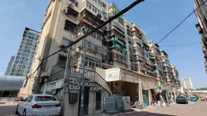 纪发大厦外景图