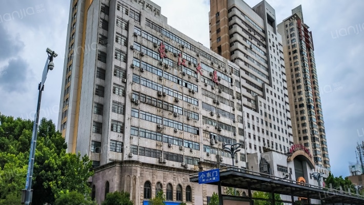 长江大厦外景图