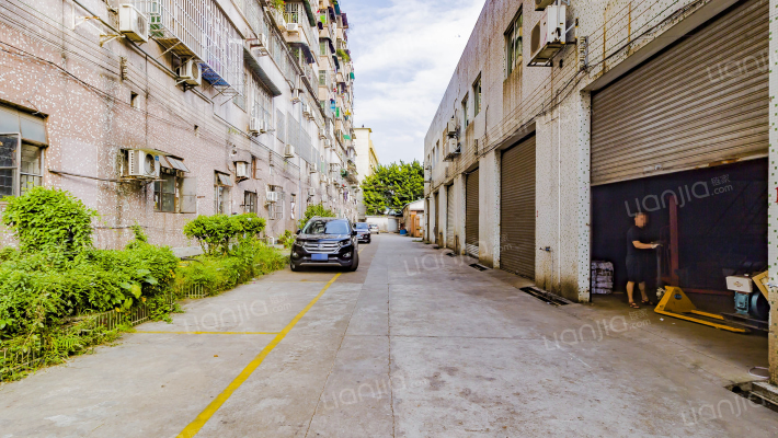 探矿厂宿舍外景图