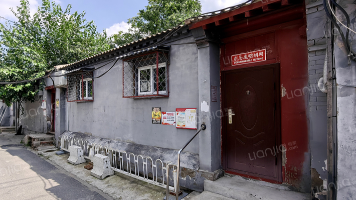 东马尾帽胡同外景图