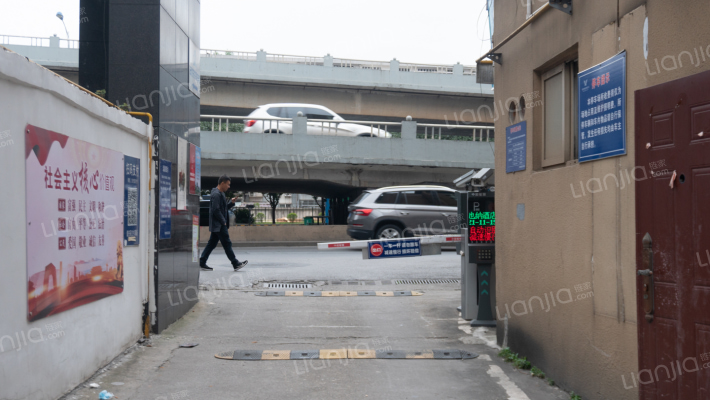 龙骧宿舍外景图