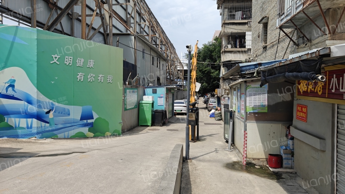 铁一小区外景图