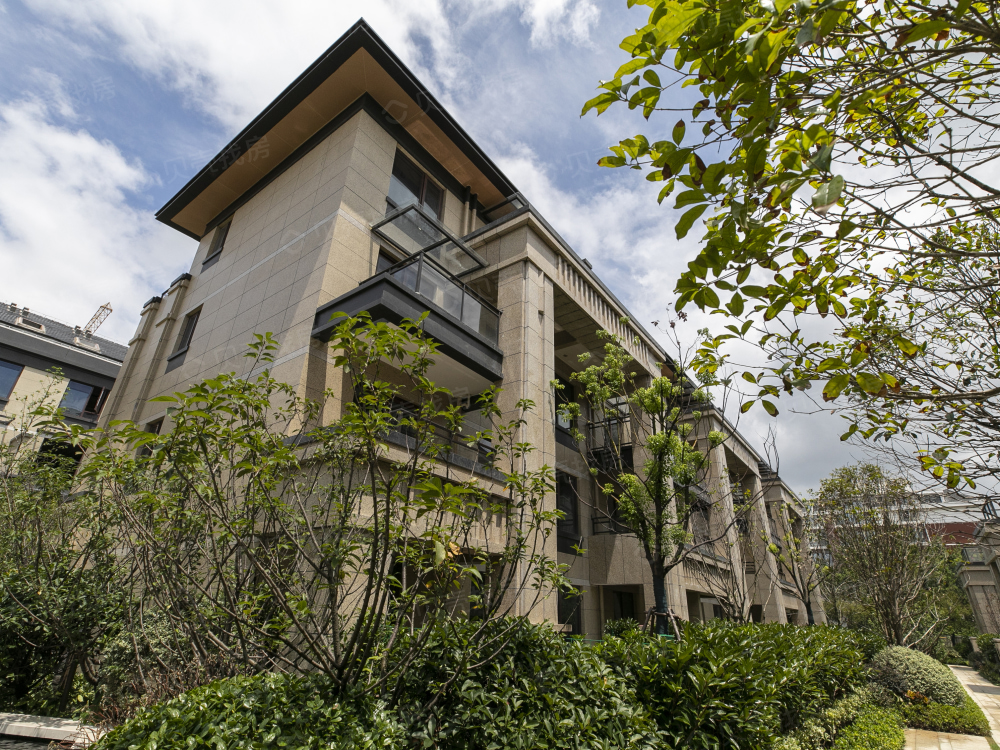 佘山水岸名邸相册