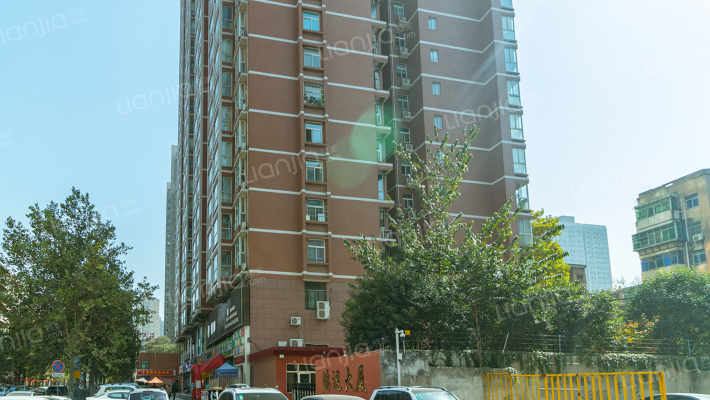 鸿运大厦外景图