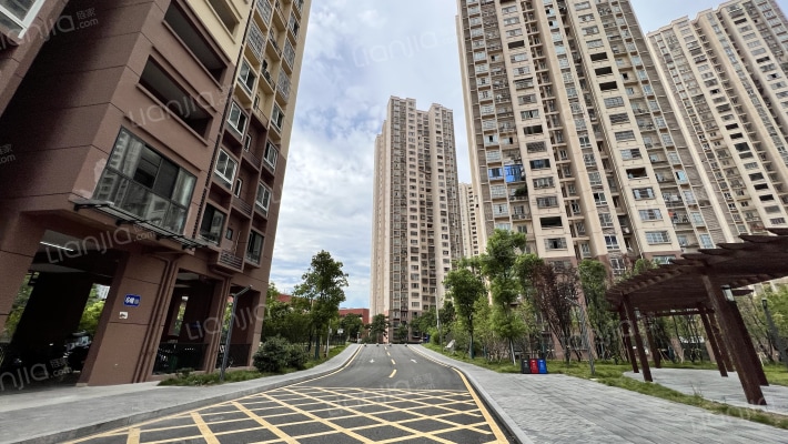 享堂还房外景图