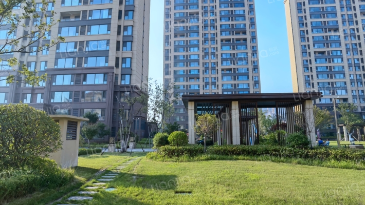 卓越维港外景图