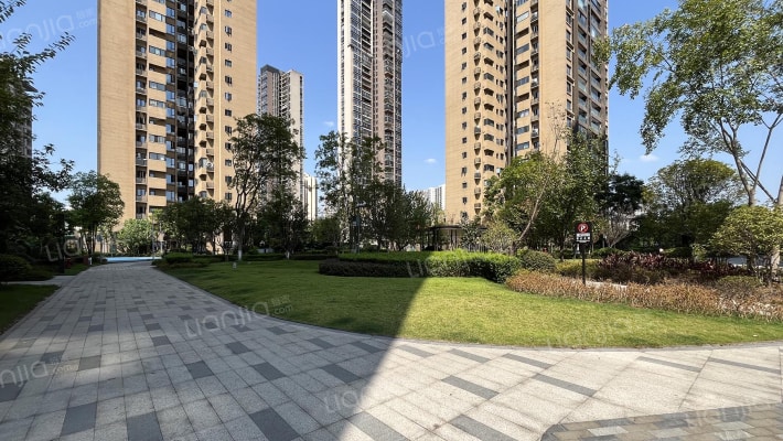 天安江畔珑园2期外景图