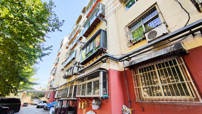 边防局宿舍外景图