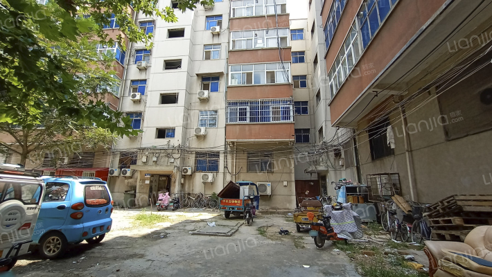 新建行家属院外景图