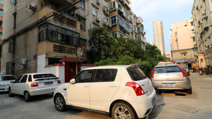 凤凰西街140号外景图