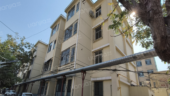 泰华街320号外景图