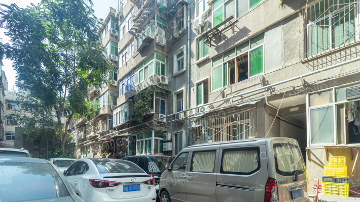 省出版社家属院外景图