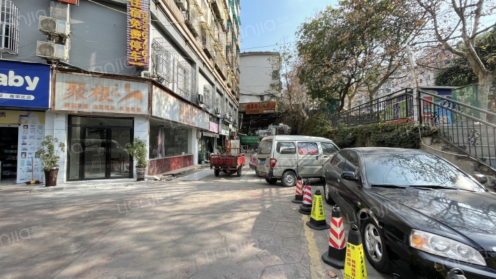 兴关路67-71号外景图