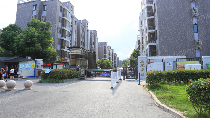 花溪龙庭外景图