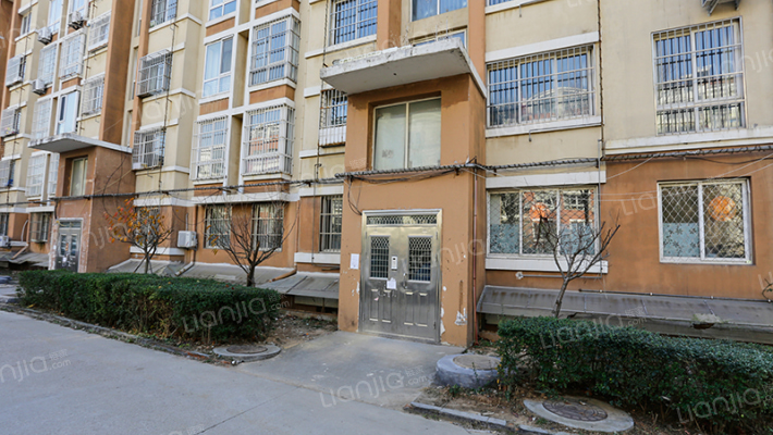 湖光山舍外景图