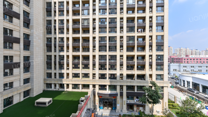 蓝光云鼎外景图