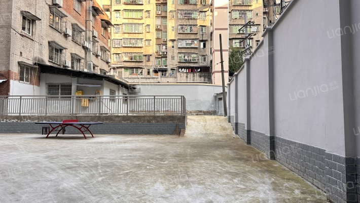 红琪山庄综合楼外景图