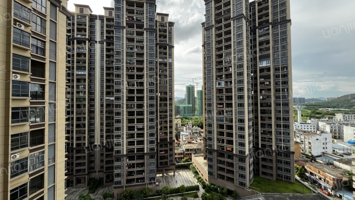 山语龙庭外景图