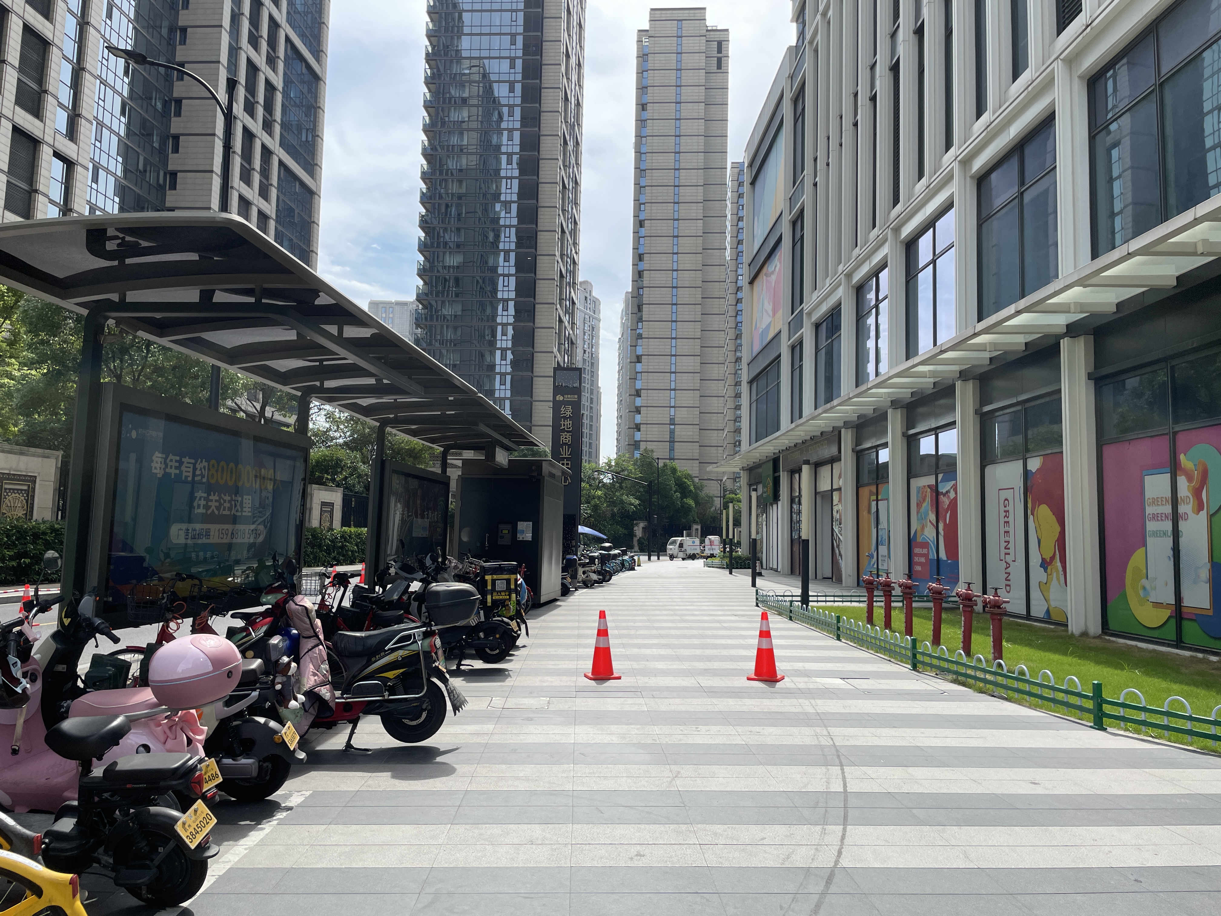 绿地商业中心小区实景 12