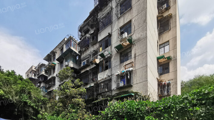 交大路142号院外景图