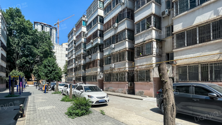 颖园小区外景图