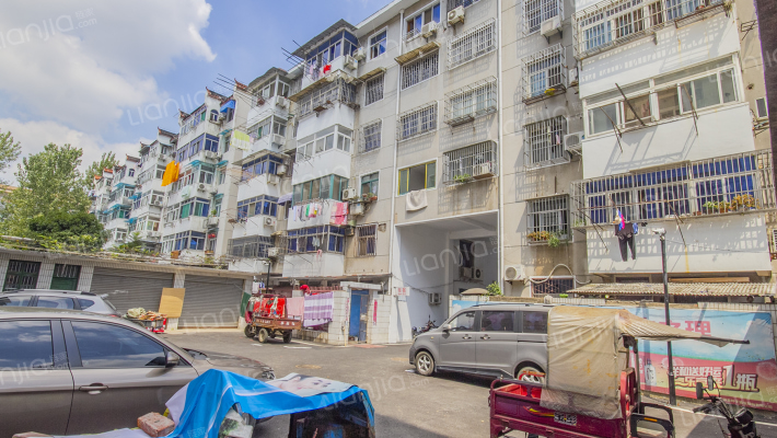 六建公司宿舍外景图