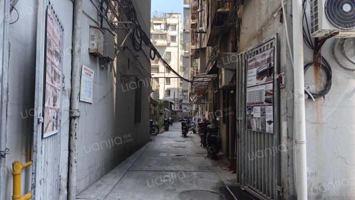 体育场路301号外景图