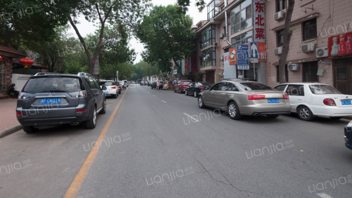 环湖南道外景图