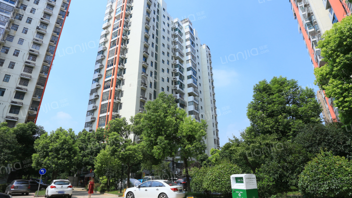 莱茵河畔花园外景图