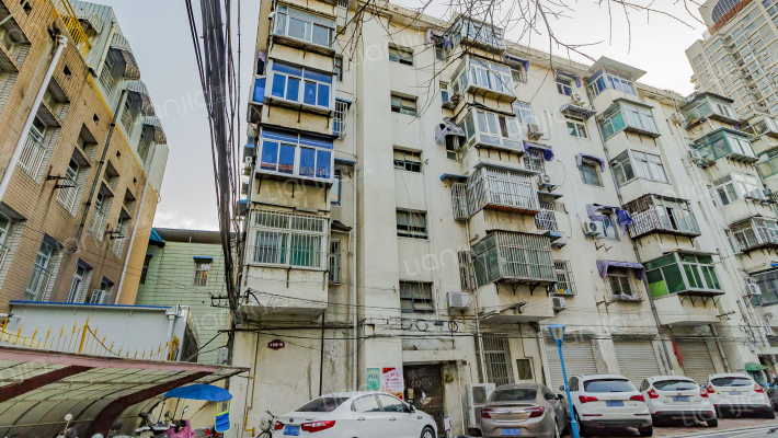 人保宿舍外景图