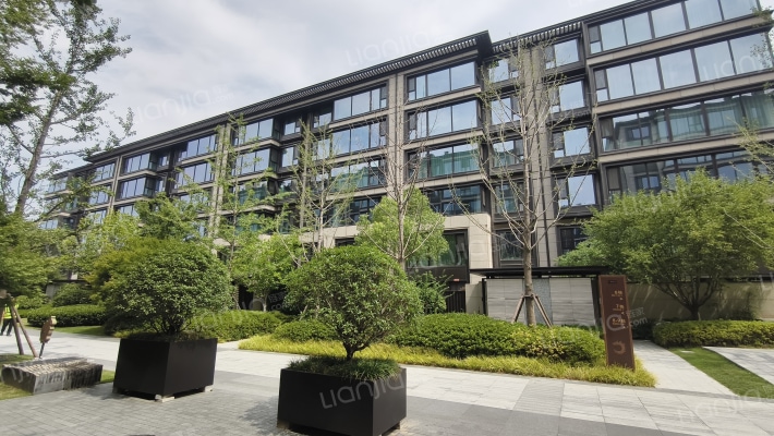 北龙湖金茂府外景图