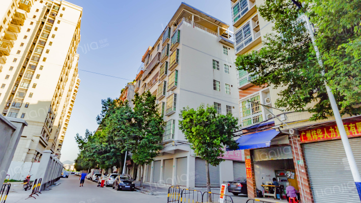 伟华花园外景图