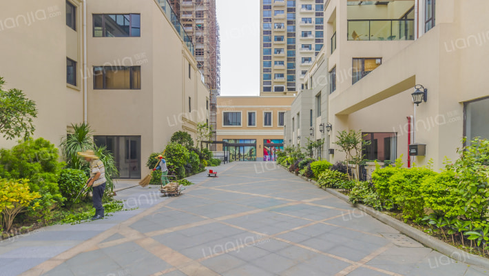 佛罗伦萨小镇社区外景图