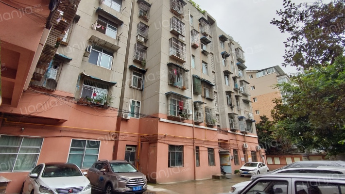 平安商住楼外景图