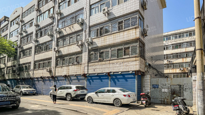 东县门中行家属院外景图