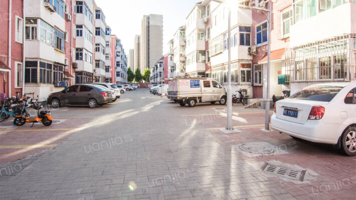 春满古城文苑巷外景图