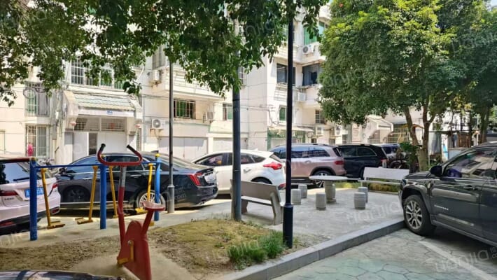 鑫龙公寓外景图