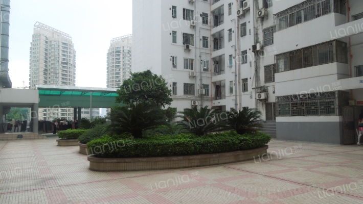 润鹏花园外景图