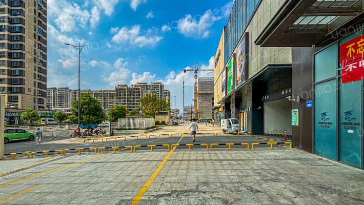 宝龙广场外景图