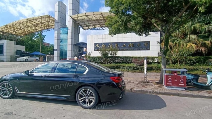 成都信息工程大学家属院外景图