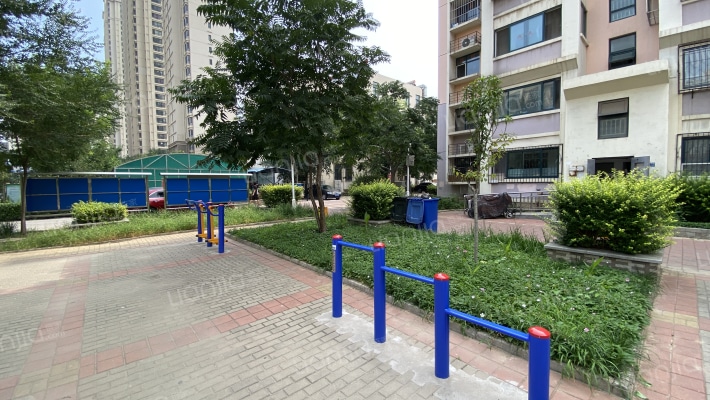 菁华津城外景图