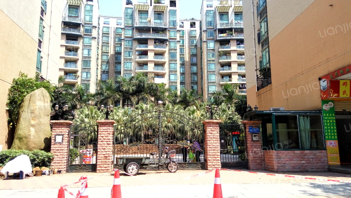 丽日华庭外景图