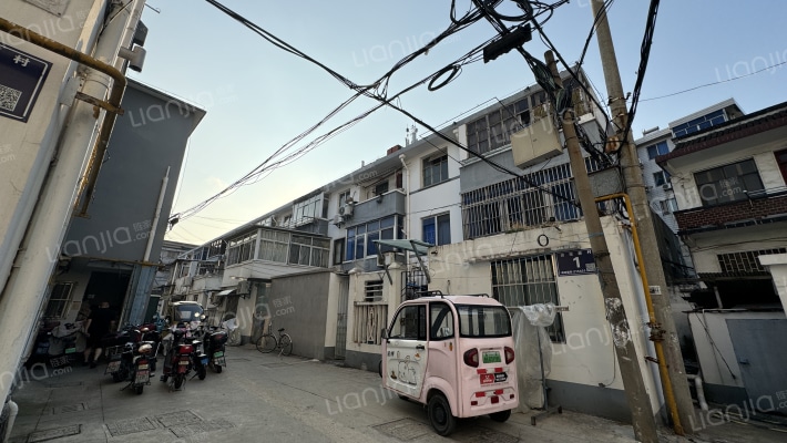 迎福新村外景图