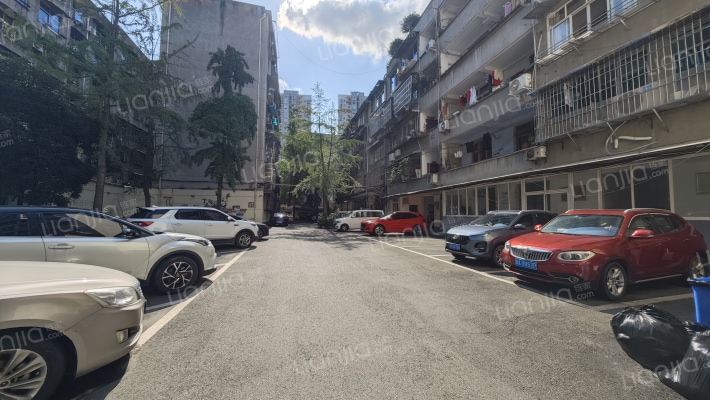 万春路63号院外景图